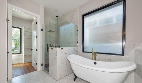 302 Edgewood Dr, Montgomery TX exterior