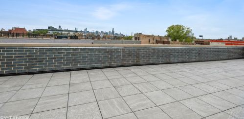 2441 Clybourn Ave, Chicago IL  60614-1918 exterior