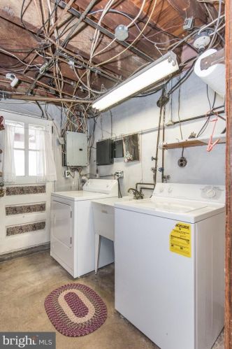 4030 Bleigh Ave, Philadelphia PA 19111-3617 exterior