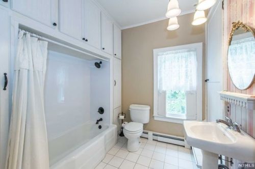 1687 County Rd 565, Wantage NJ 07461-4809 exterior