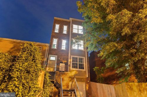 1143 Summit St, Washington, DC 20002-3111