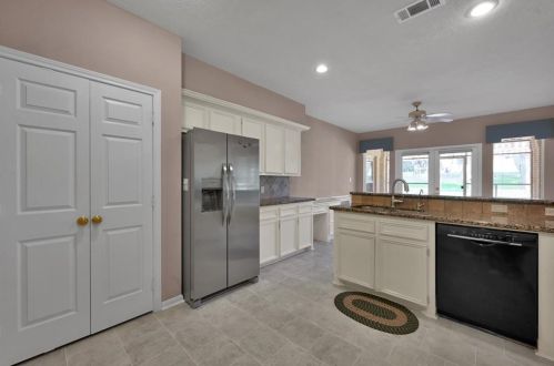 141 April Waters Dr, Montgomery TX 77356-8831 exterior