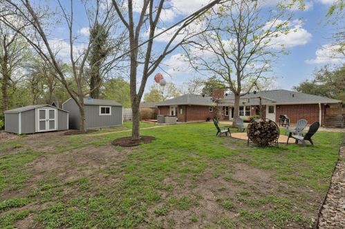 2608 Dunbarton Dr, Austin TX 78723-2233 exterior