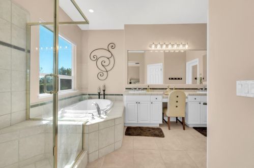 1403 Souza Dr, Folsom CA 95762-7559 exterior