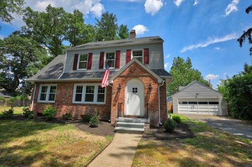 91 Eckington St, Springfield, MA 01108-2836