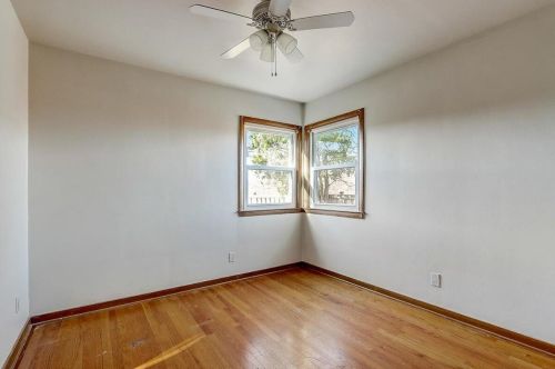 1409 Pinedale Ct, Milwaukee WI 53211-2266 exterior