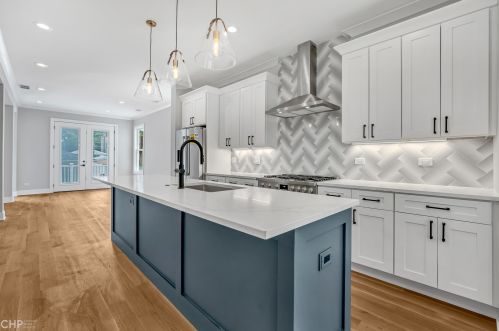 3025 Spaulding Ave, Chicago IL 60618-6808 exterior