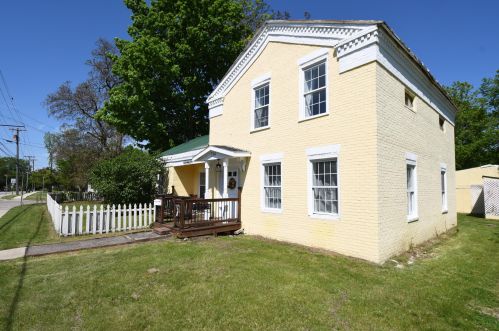 514 Kalamazoo St, Paw Paw MI 49079-1130 exterior