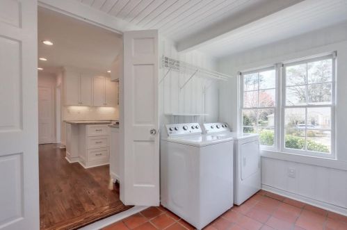 2415 Montview Dr, Atlanta GA 30305-4026 exterior