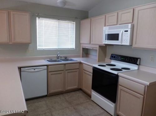 10214 Paseo Juan Tabo, Tucson AZ  85747-5259 exterior