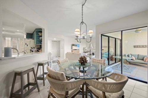 565 Beachwalk Cir, Naples, FL 34108-8781