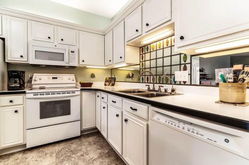 5473 Congress Ave, Madison WI 53718-2214 exterior