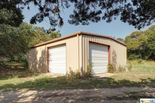 1740 Knl Schwope Rd, Spring Branch TX 78070-6213 exterior