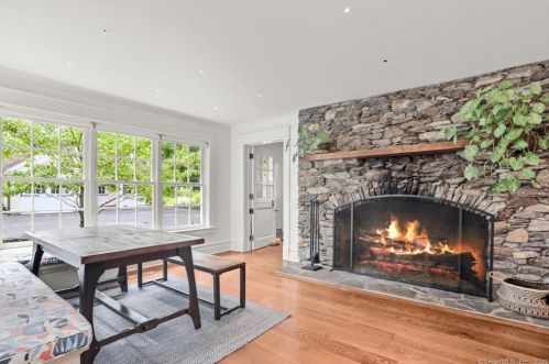 20 Partridge Holw Rd, Greenwich CT 06831-2663 exterior