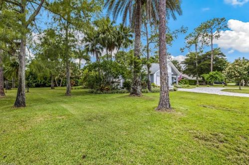 2232 Buckingham Ln, Naples FL exterior