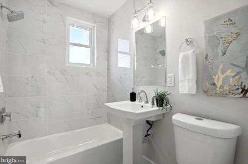 5411 Chillum Pl, Washington DC  20011-2618 exterior