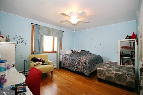 1078 Corn Crib Dr, Huntingdon Valley PA 19006-3306 exterior