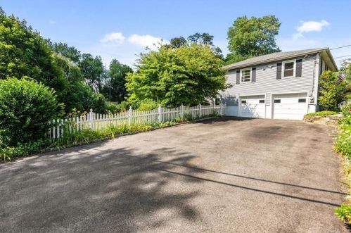 1 Lincoln Dr, Poughkeepsie NY 12601-6004 exterior