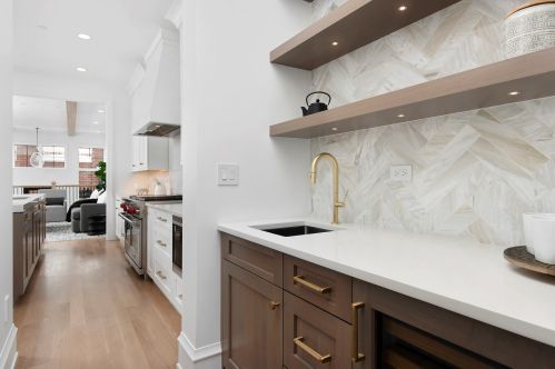 2137 Clifton Ave, Chicago IL 60614-4116 exterior