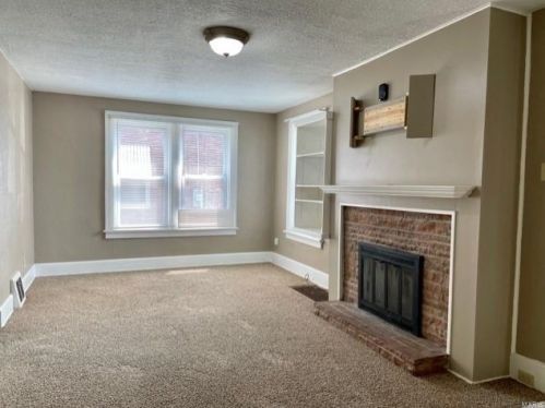 8959 Forest Ave, Saint Louis MO  63114-4833 exterior