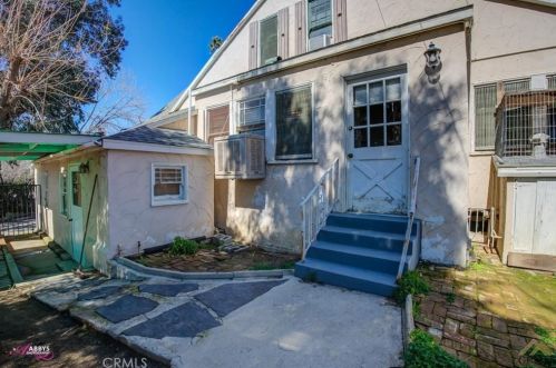 2400 Pacific Dr, Bakersfield CA 93306-4158 exterior