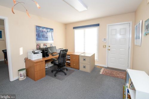 699 Longview Dr, Huntingdon Valley PA 19006-2219 exterior