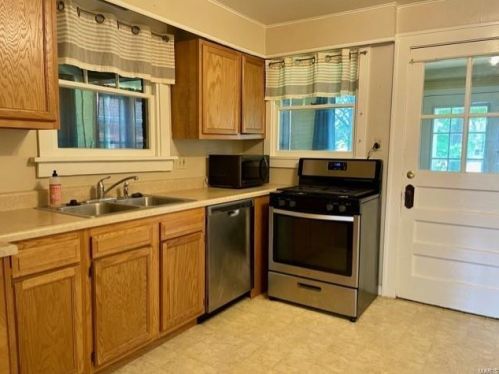 8959 Forest Ave, Saint Louis MO  63114-4833 exterior