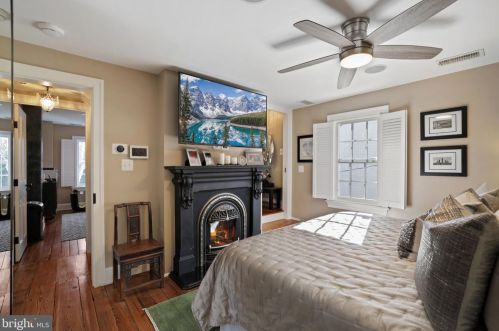 320 Patrick St, Alexandria VA  22314-2443 exterior