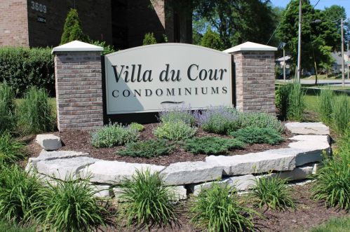 3749 88th St, Milwaukee, WI 53222-2753