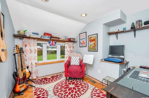 3 Lyons St, Huntington Station NY 11747-1000 exterior