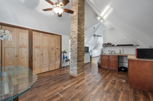 5518 Auer Ave, Milwaukee WI 53212-2107 exterior