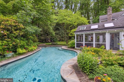 34 Long Dr, Trenton NJ 08648-2714 exterior