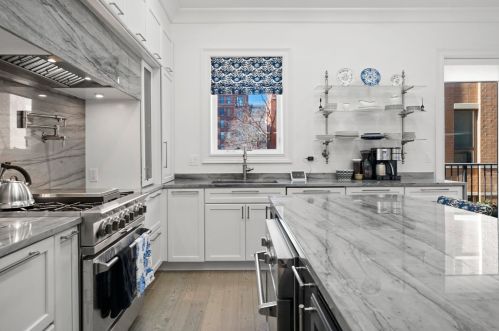 1630 Pr Ave, Chicago IL 60653-3207 exterior