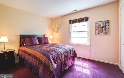 9400 Fox Hollow Dr, Rockville MD 20854-2083 exterior