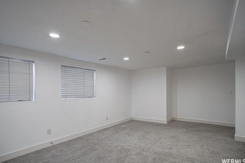 11104 Londonderry Dr, Sandy UT 84070 exterior