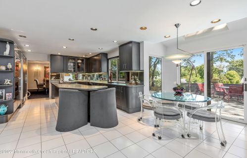 6 Marc Rd, West Long Branch, NJ 07764-1113