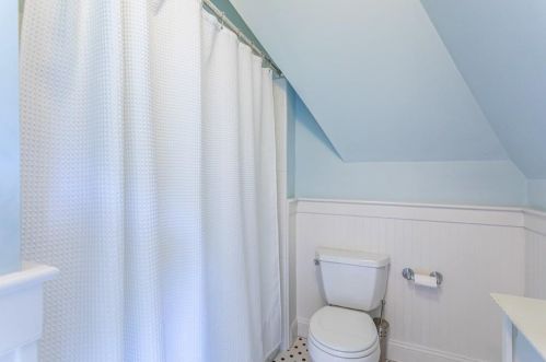 652 Cumberland Cir, Atlanta GA 30306-3203 exterior