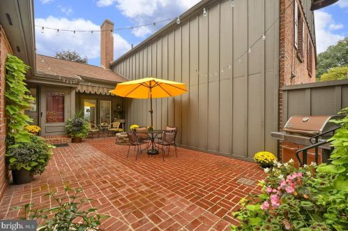 1413 Limerick Ct, Hummelstown, PA 17036-9161