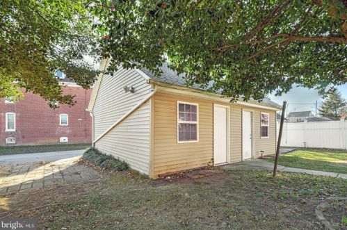 317 Stock St, Hanover PA 17331-2227 exterior