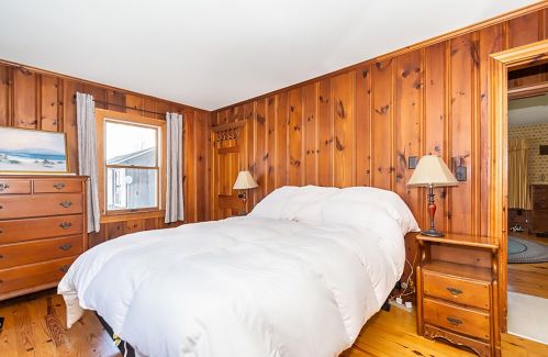 152 Atlantic Ave, Seabrook NH 03874-4828 exterior