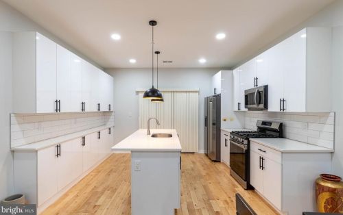 1320 31 St, Philadelphia PA 19146-3401 exterior