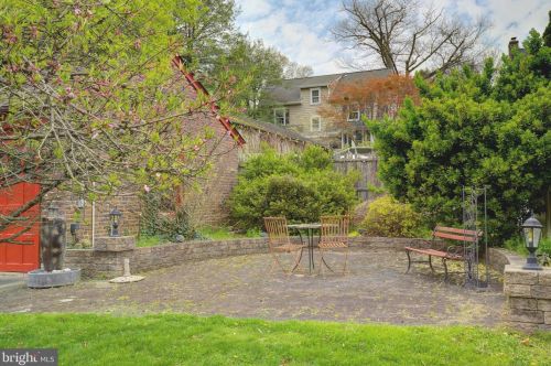 5 Cadwalader Dr, Trenton NJ 08618-3301 exterior