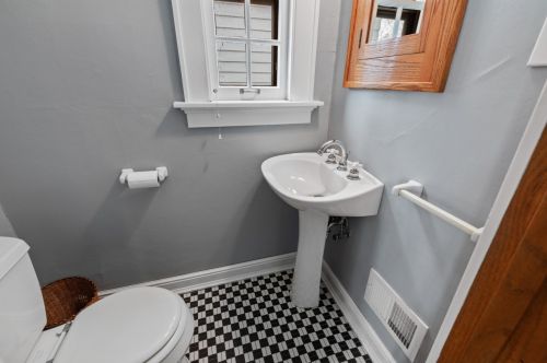 6617 Milwaukee Ave, Milwaukee WI 53213-2303 exterior