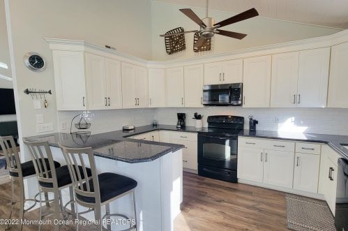 114 Westmont Ave, Lavallette NJ 08735-2042 exterior