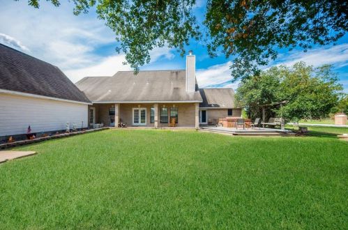 6303 Sprigg, Fulshear TX 77441-6305 exterior