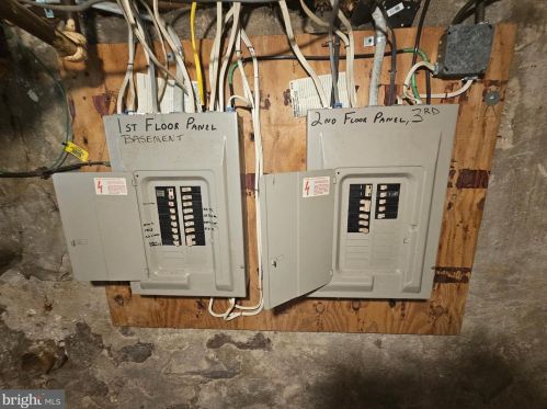 36 Maple Ave, Trenton NJ 08618-3401 exterior