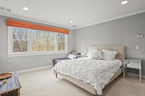 231 Bayberry Ln, Westport CT 06880-4026 exterior