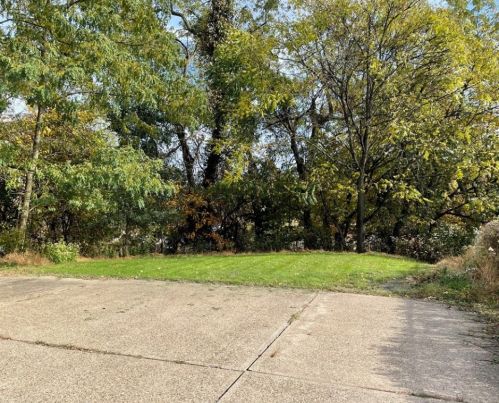 3805 Sunview Dr, Pittsburgh PA  15227-2634 exterior