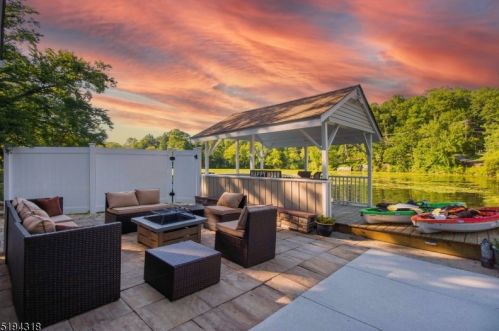 14 Hilltop Rd, Andover NJ  07821-2936 exterior