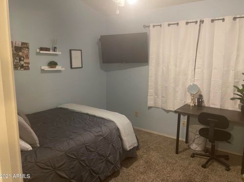 5633 42nd St, Phoenix AZ 85050-3377 exterior